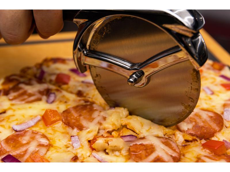 Broil King Deluxe Pizza Cutter with Stainless Steel Blade (BK69810)