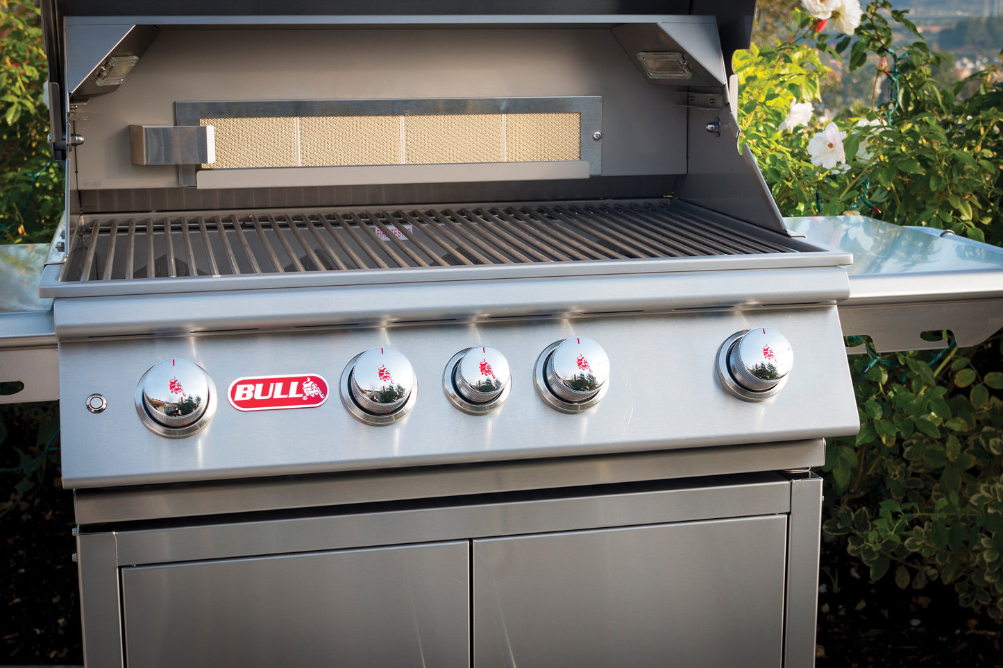 Bull Angus 30" Freestanding Gas Grill – 4-Burner 304 Stainless Steel BBQ (LP/NG)