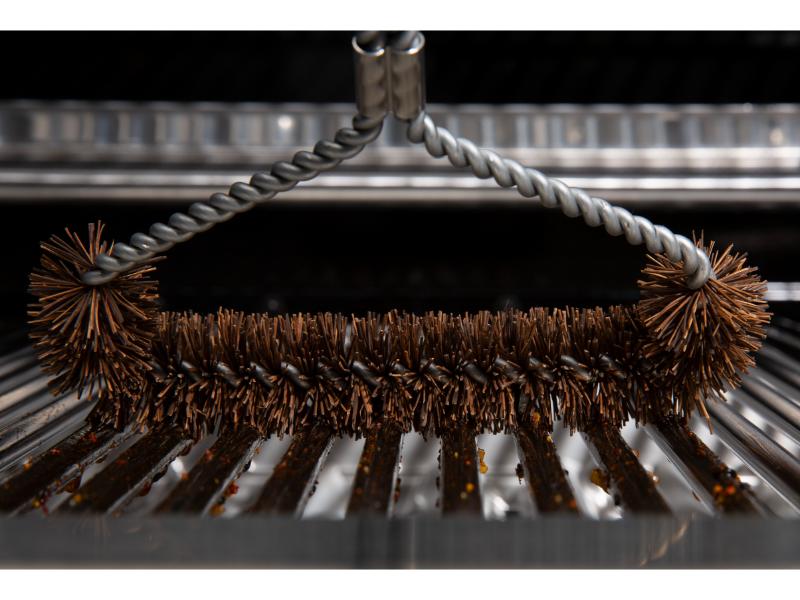 Broil King Tri-Head Twisted Palmyra Grill Brush (#65648)