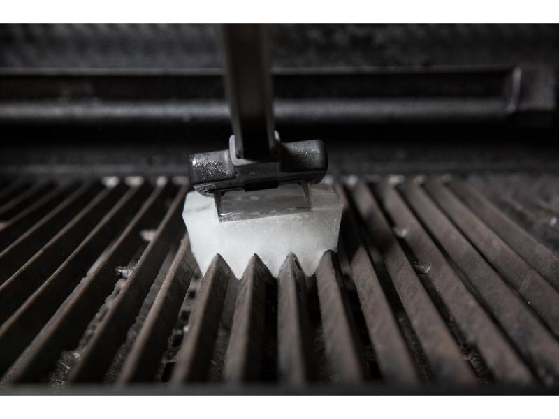 Broil King Stainless Steel Ice Grill Brush (#65679)
