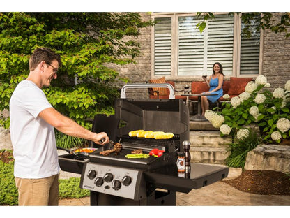 Broil King Monarch 390 - 3 Burner Grill w/cart