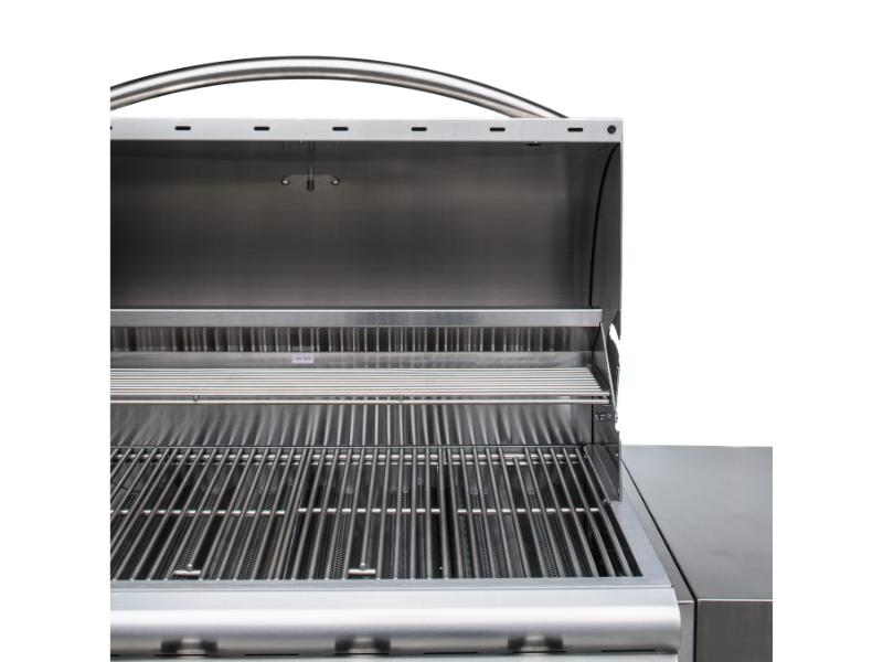 Blaze LBM 25-Inch 3-Burner Natural Gas Grill freestanding