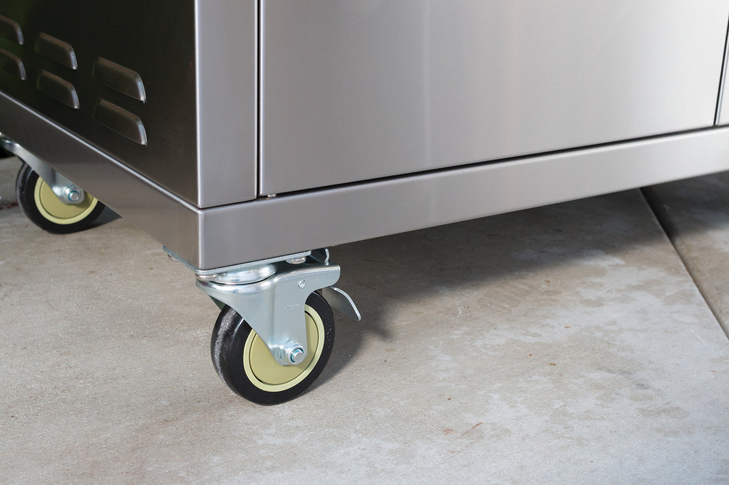 Bull Angus 30" Freestanding Gas Grill – 4-Burner 304 Stainless Steel BBQ (LP/NG)